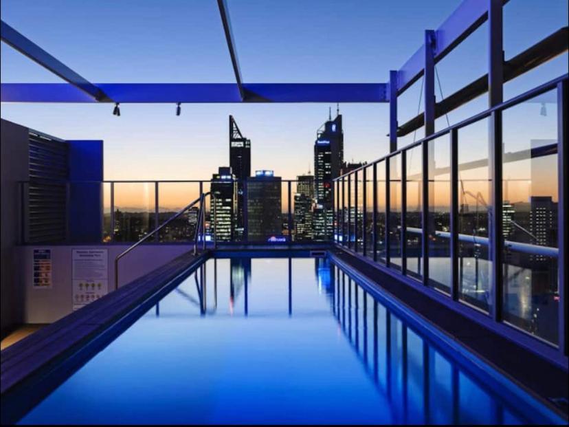 In The City Perth 1B1B Pool And Nice View Kültér fotó